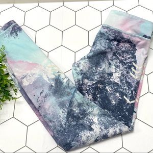 Ivivva “Made with Love from Claire leggings Size 14 EUC